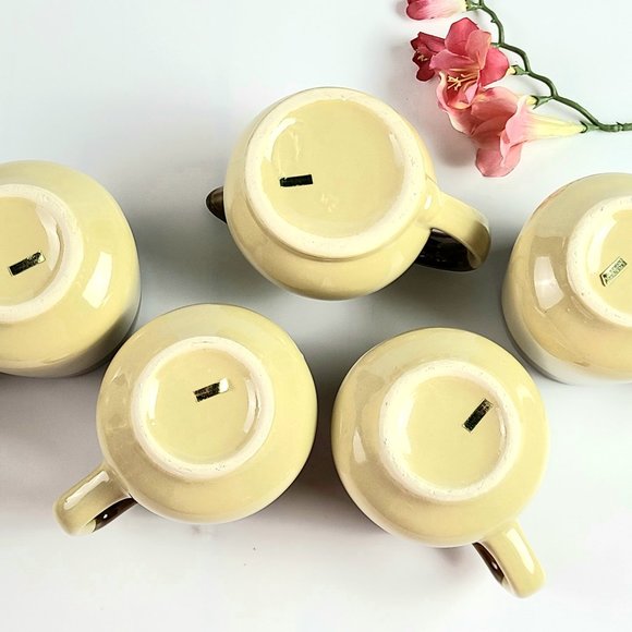 Vintage - Beige/Brown Tea Set with Creamer & 4 Cups - 7 Pieces - Made in Taiwan - Picture 10 of 12